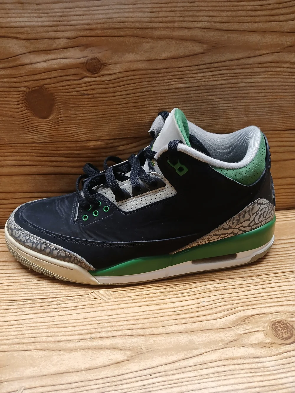 Air Jordan 3 Retro Athletic Sneakers in Black and Green Accent